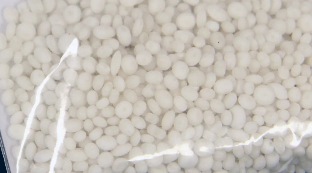 Framtidas gjødsel kan være små nyresteiner også kalt struvitt. (Foto: Anita Land, NORSØK)