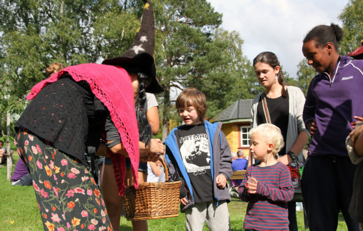 Hage Barn Det er mye spennende som skjer på Kjøkkenhagedagen 27. august i Tingvoll Økopark i år. (Foto: Anita Land)