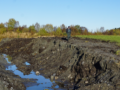 When re-digging a bog, the bog is dug over so that mineral soil covers the bog soil. In this project, the effect of re-excavation on hydrological conditions and emissions of greenhouse gases is investigated in particular.