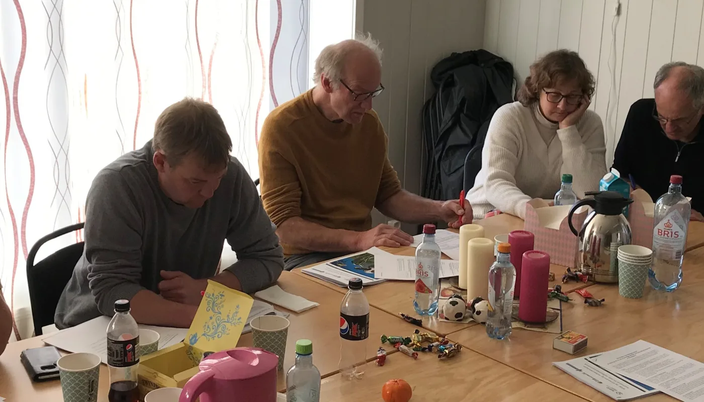 1 Cool Crowd Fokus Gruppe Oktober 2018 Redigert Intense consentration during a meeting with farmers at Skaun Eco-milk.