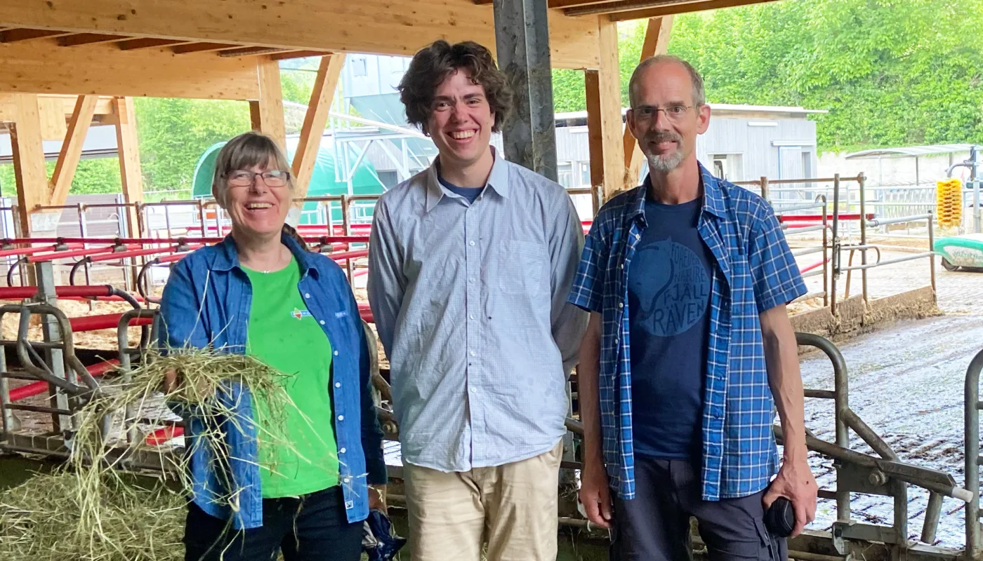 Sr. researcher Sissel Hansen, NORSØK, PhD candidate Kristian Nikolai Jæger Hansen, NORSØK and researcher  Matthias Koesling, NIBIO visiting av farm in Italy at the kick off-meeting for the project. (Photo: Maike Krauss)