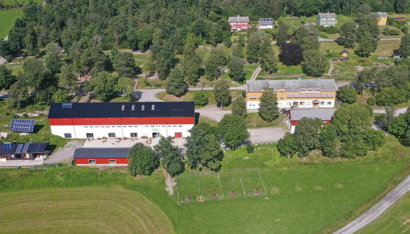 Dronebilde Norsø K Tingvoll gard