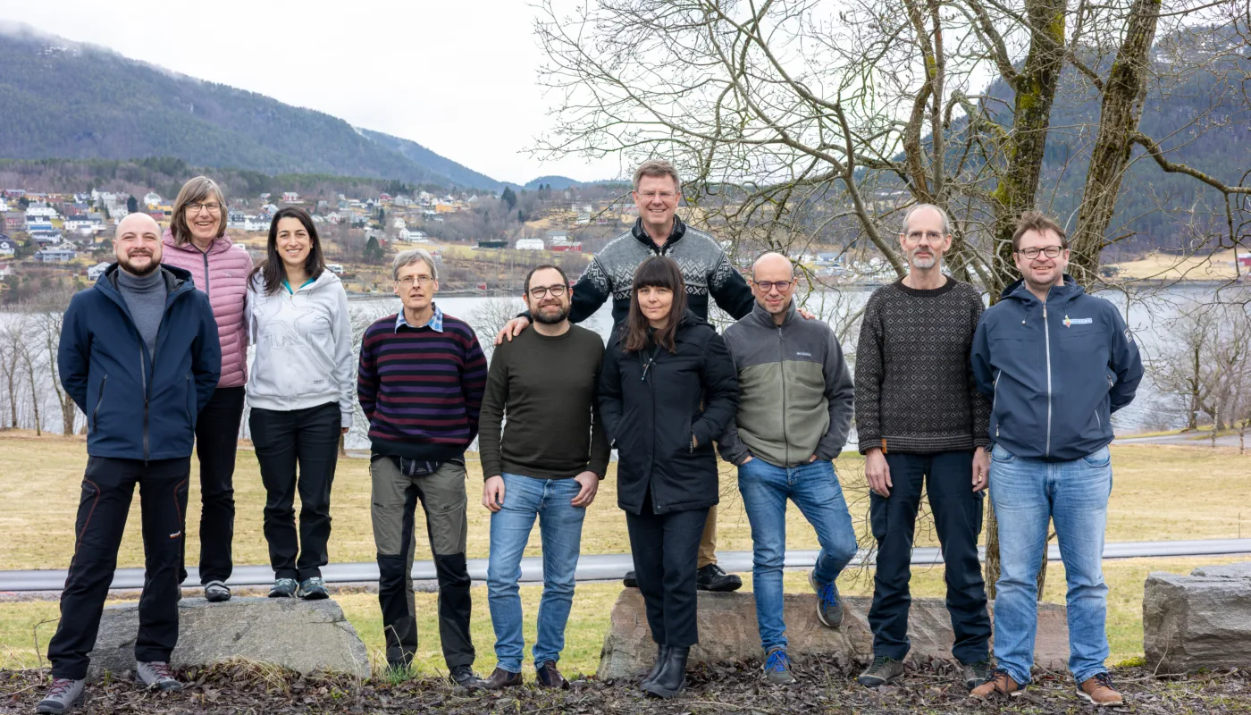 Forskere fra hele Europa samlet seg nylig på Tingvoll for å diskutere funn knyttet til landbruk, miljø og ressursutnyttelse i prosjektet PRONV. Deltagerne kom fra Aarhus Universitet i Danmark, Norsk senter for økologisk landbruk (NORSØK), Norsk institutt for bioøkonomi (NIBIO), forskningsinstituttet IRTA i Spania, samt to italienske universiteter (Università Cattolica del Sacro Cuore og University of Milano) (Foto: Anne De Boer)