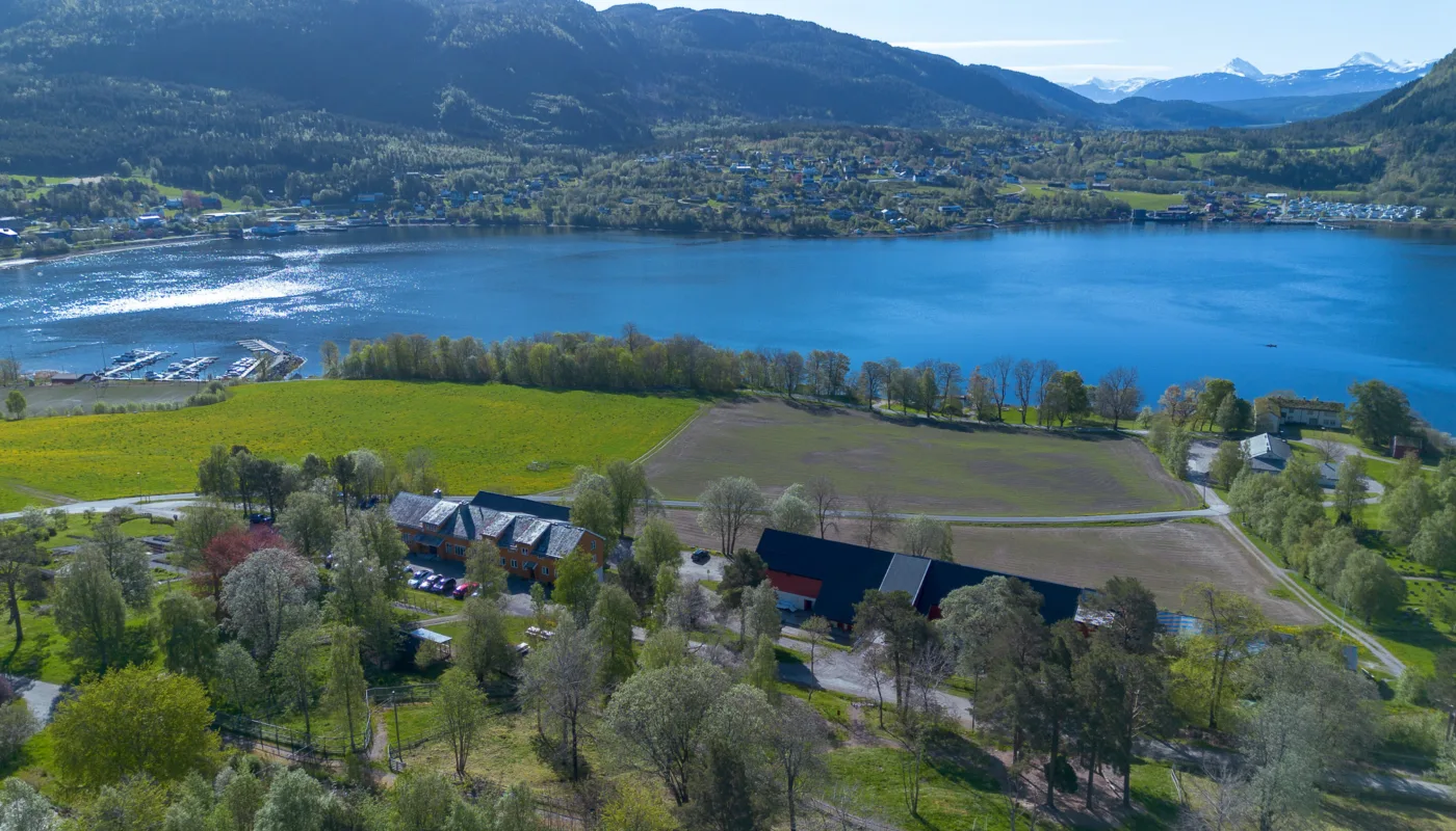 Norsk senter for Økologisk Landbruk ligger på Tingvoll i Møre og Romsdal. (Foto: Vegard Botterli)