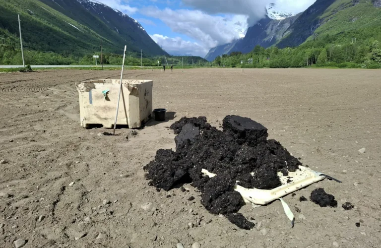 Field trial with mineral-organic fertiliser made from marine by-products and biogas production Field trial with mineral-organic fertiliser made from marine by-products and biogas production