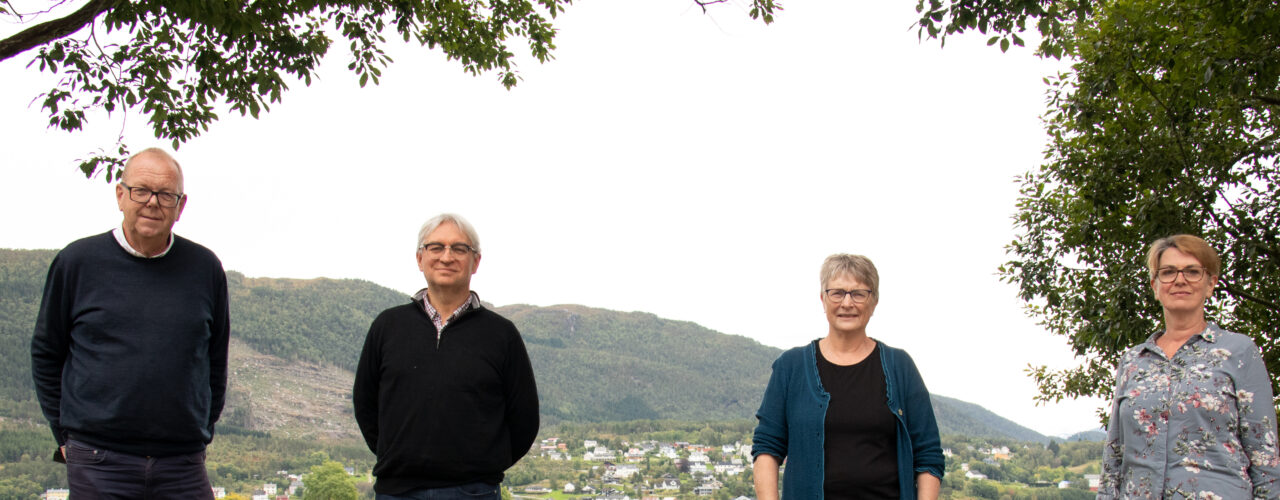 Fra venstre: Fylkespolitiker Pål Farstad. Stortingsrepresentant André N. Skjelstad. Daglig leder i NORSØK, Turid Strøm. Fylkesleder i Venstre for Møre og Romsdal, Rita Rognskog. (Foto: Vegard Botterli)