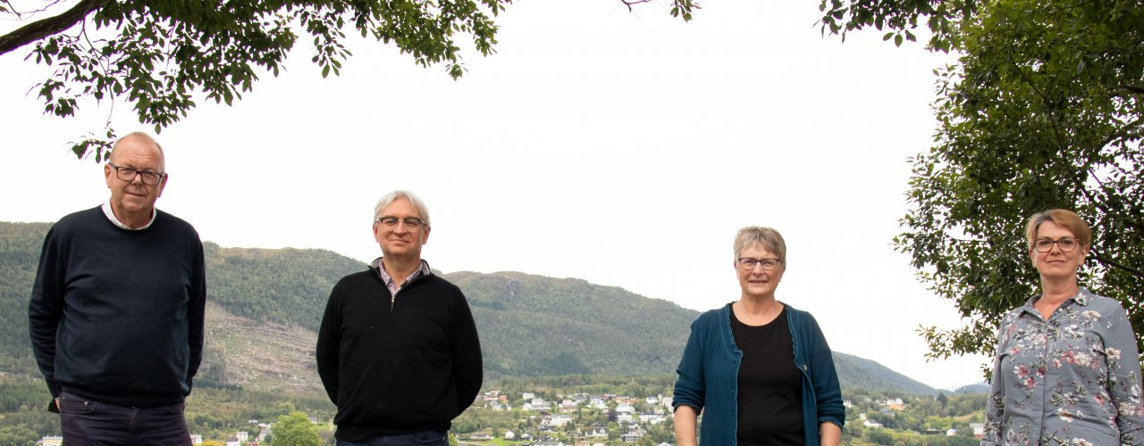 Venstre Besøk Crop Fra venstre: Fylkespolitiker Pål Farstad. Stortingsrepresentant André N. Skjelstad. Daglig leder i NORSØK, Turid Strøm. Fylkesleder i Venstre for Møre og Romsdal, Rita Rognskog. (Foto: Vegard Botterli)
